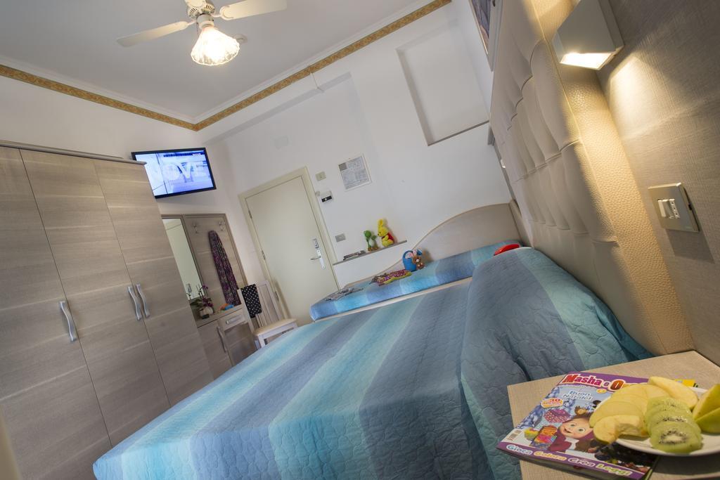 Hotel Titanus 벨레지아아지마리나 외부 사진
